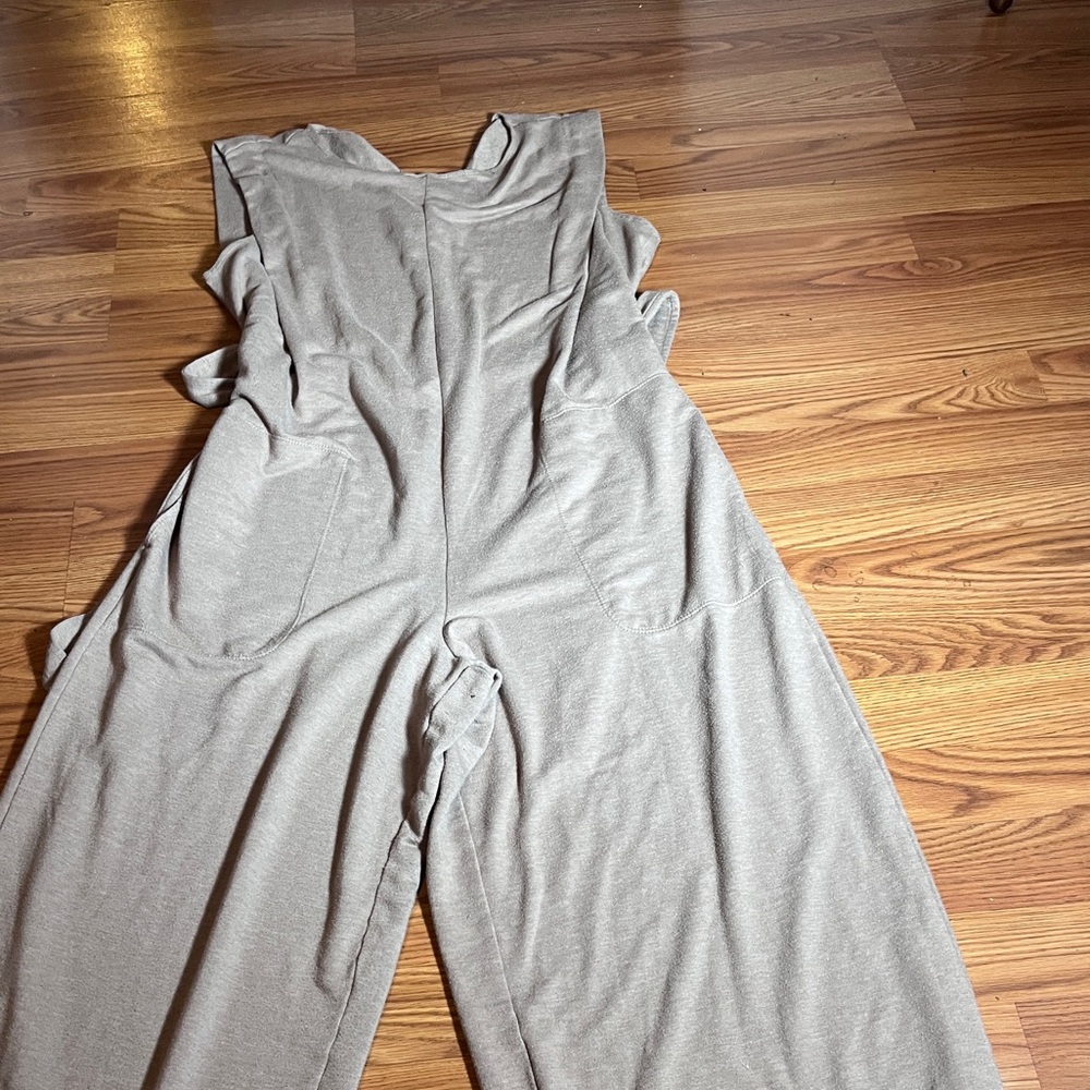 Max Studio Brown Women's Jumpsuit. XL